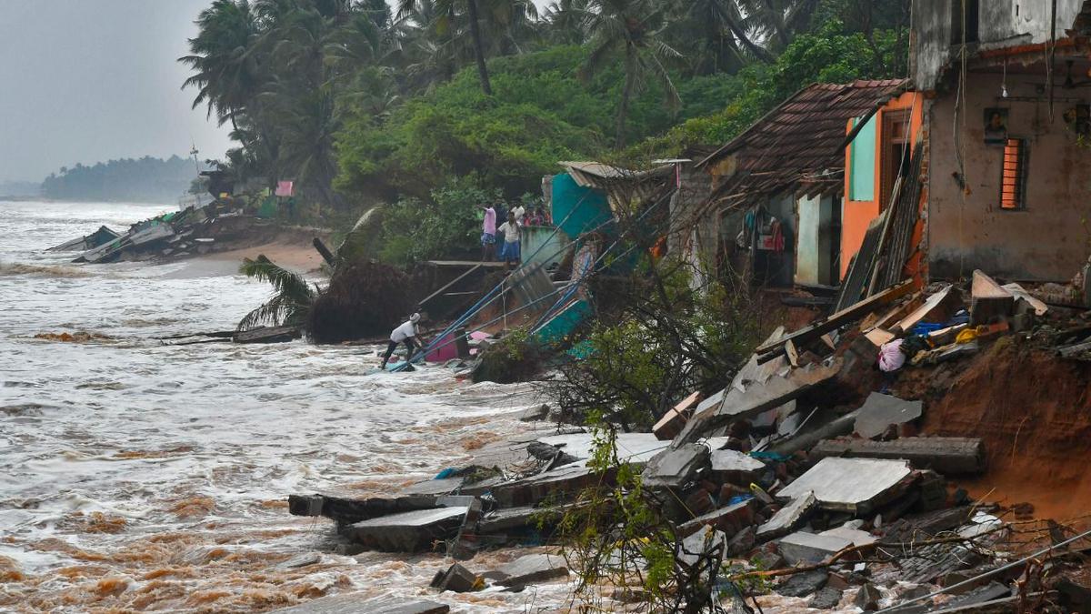 Cyclone Mandous | Eight houses washed away as high tide hits Pillaichavady coast in UT