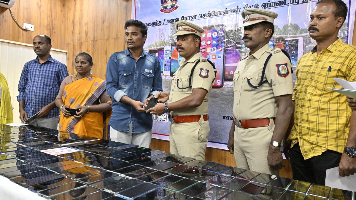 Vellore police return missing phones to owners