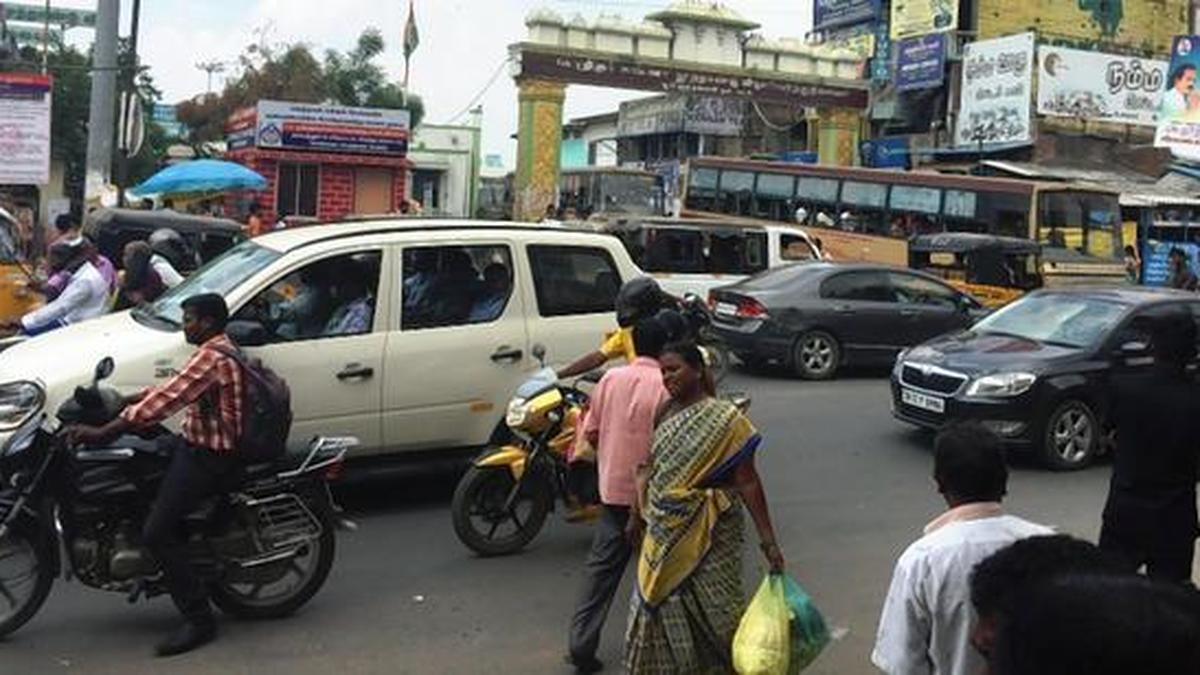 Chaos in front of bus Poonamallee terminus The Hindu