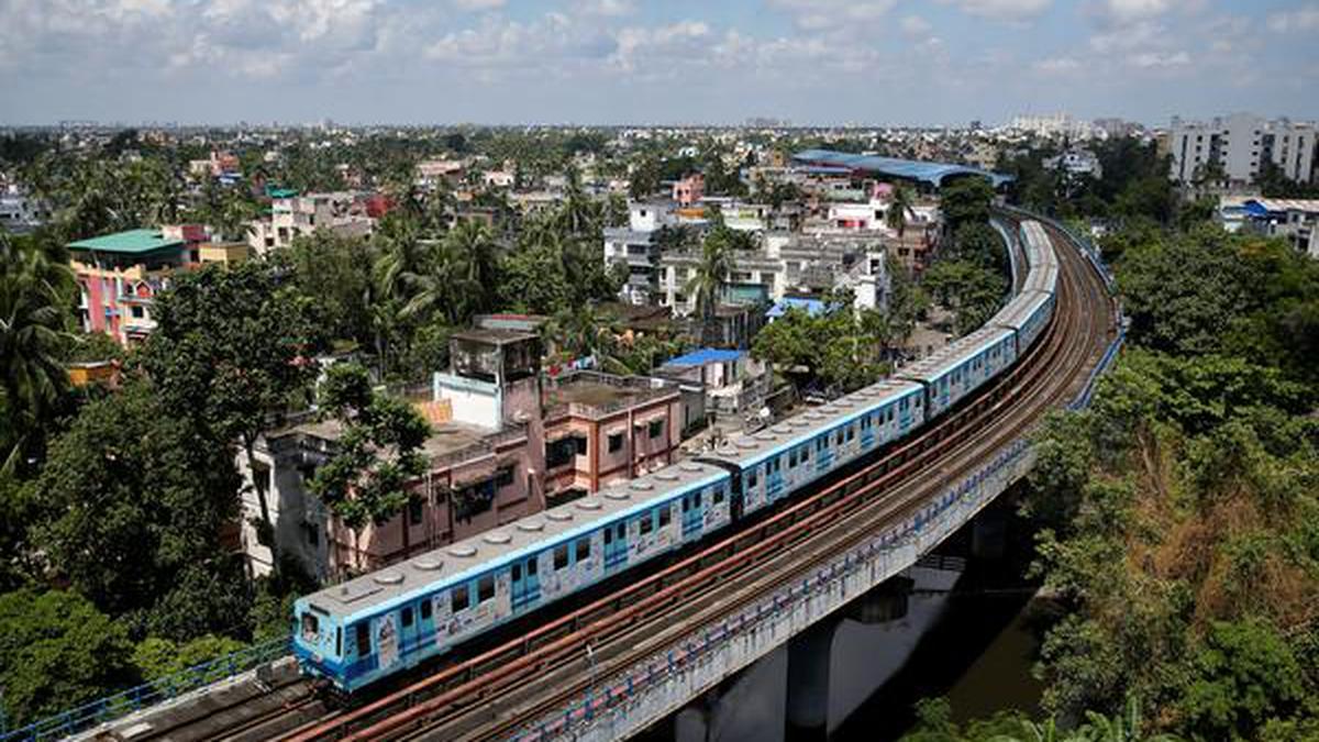 Kolkata Metro Railways steps up campaign to avert incidents of attempts on life