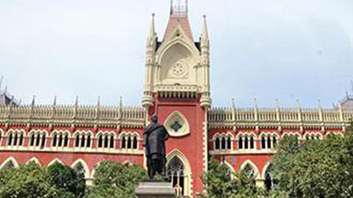 HC sets aside CAT order transferring Alapan’s plea to Delhi