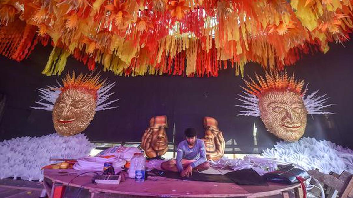 Police ask Kolkata Durga Puja organisers to follow COVID- 19 regulations