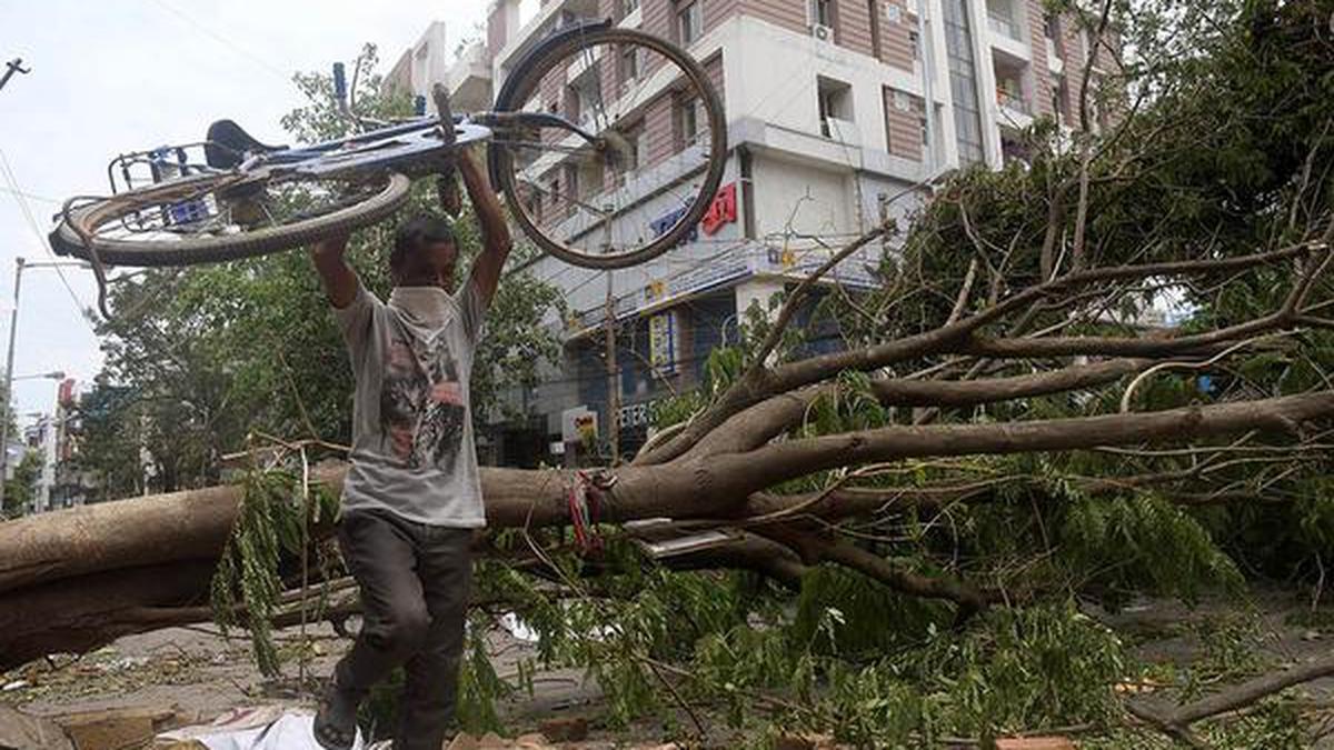 Cyclone Amphan | Storm of rage in battered Kolkata