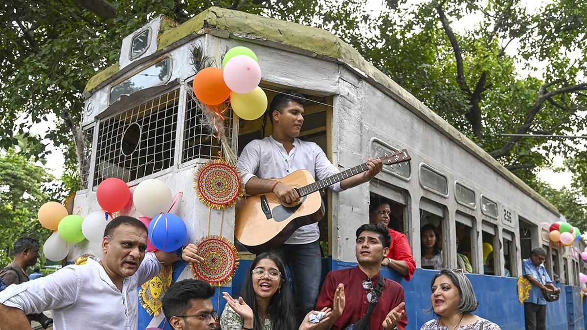 Kolkata tram trundles back to familiar atmosphere of neglect and protests &mdash; a sign it is still alive