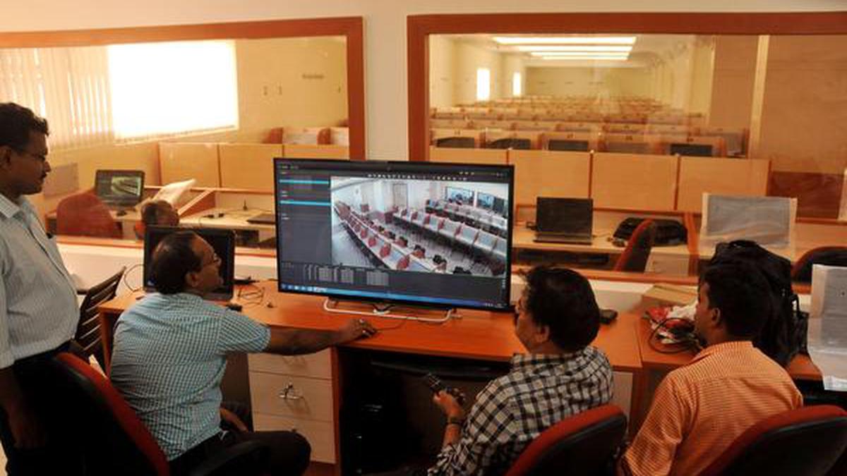 PSC online exam centre brings cheers to north Kerala - The Hindu