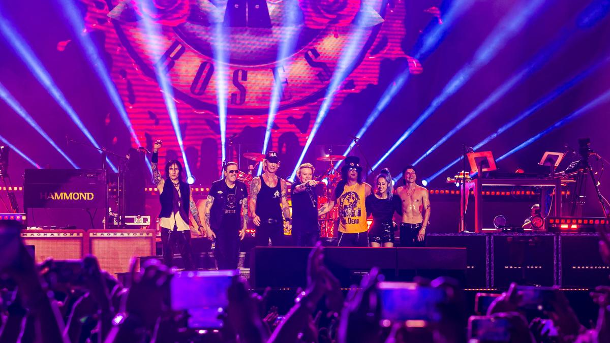 Guns N’ Roses back; Mumbai showers love for ‘November Rain’