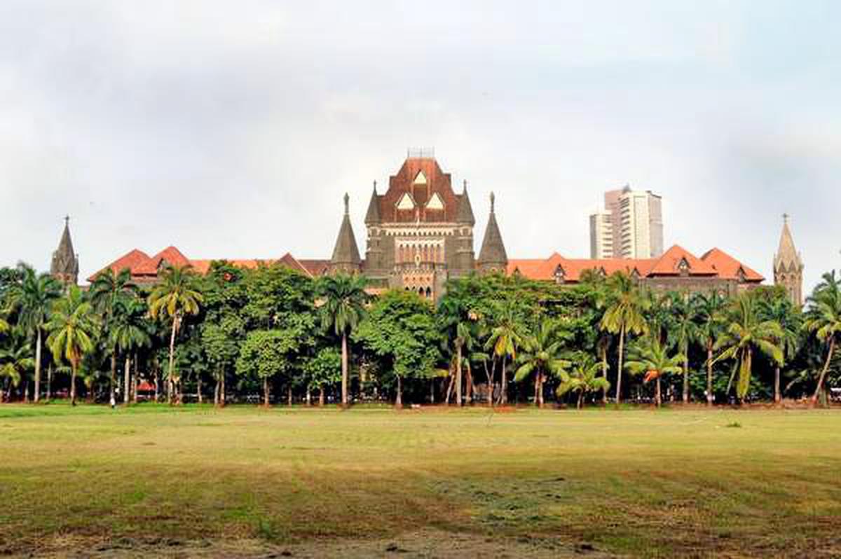 Defaming husband, calling him 'womaniser and alcoholic' without substantiation amount to cruelty: Bombay HC