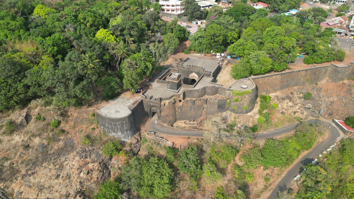 ASI educates and promotes Panhala Fort on World Heritage Day in Kolhapur 