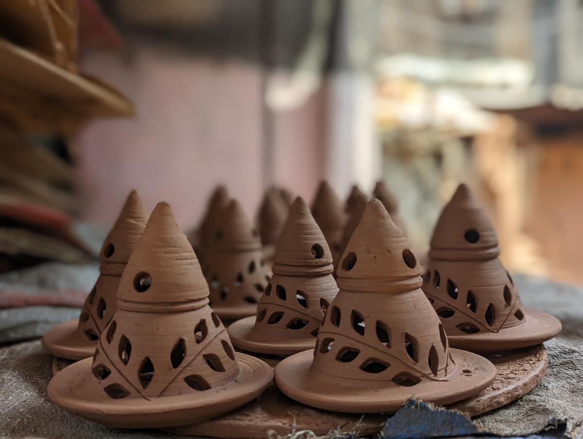 Caps of garba pots.