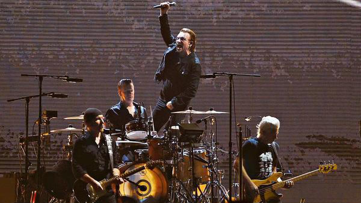 U2 leave Mumbai spellbound