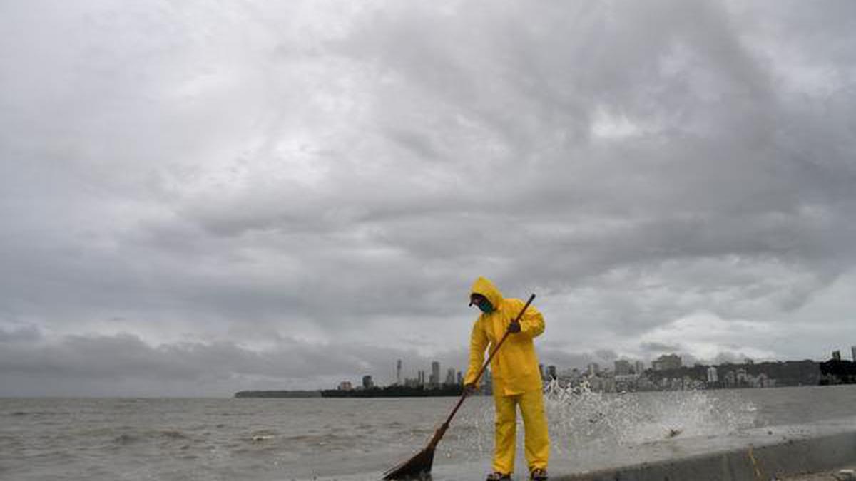 Heavy Rains Continue In Mumbai Low Lying Areas Waterlogged The Hindu