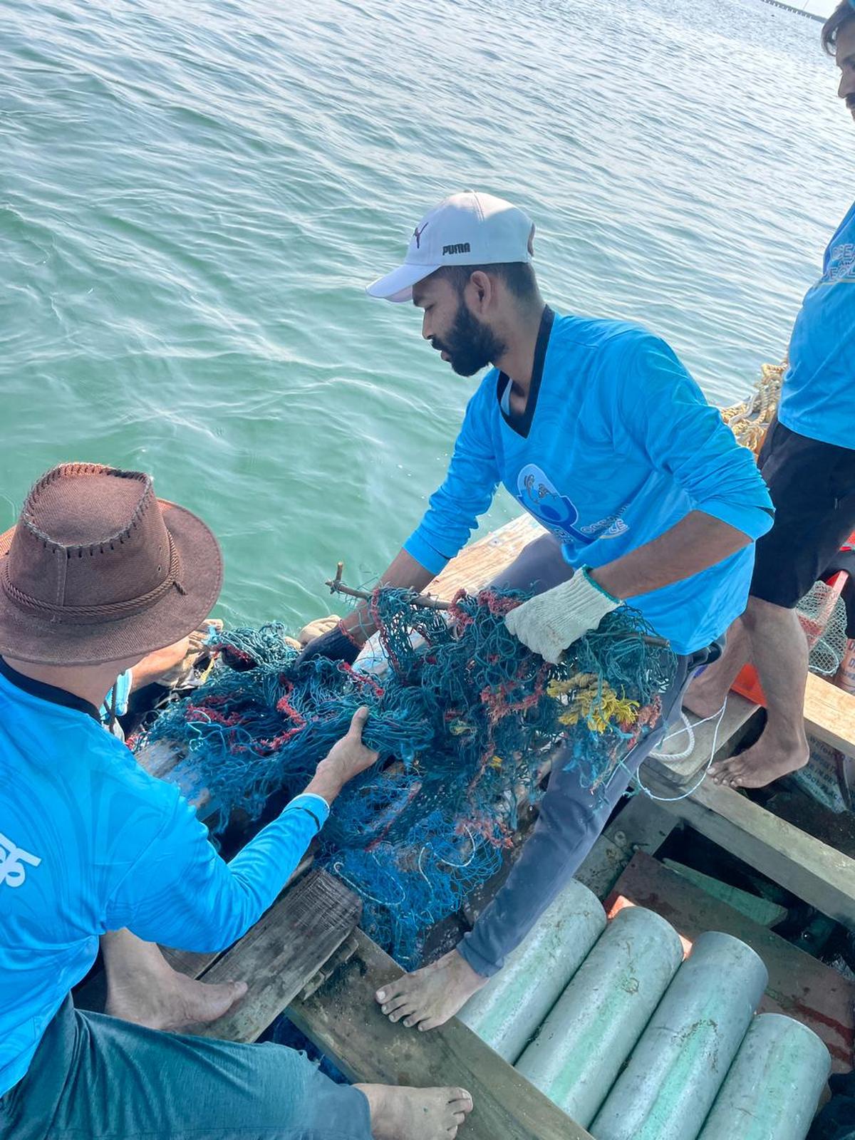 The team clean the core areas around Sindhudurg Fort.