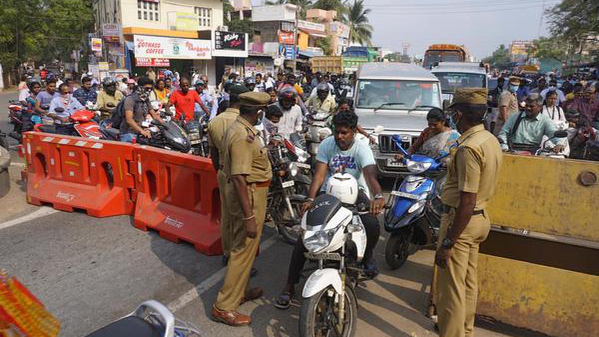 COVID-19: Vehicular traffic suspended at inter-state border in ...