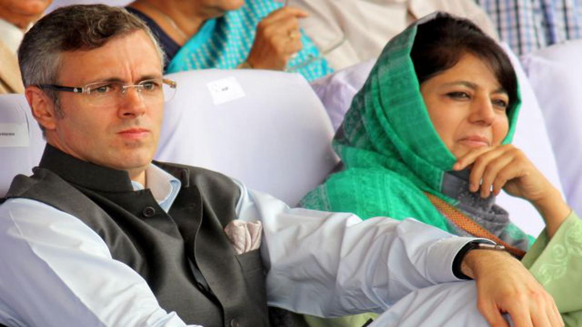 Omar Abdullah, Mehbooba Mufti placed under house arrest; Section 144 imposed in Srinagar