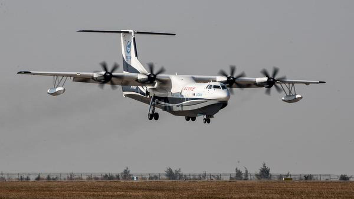 China-built World’s Largest Amphibious Plane Completes Maiden Flight ...