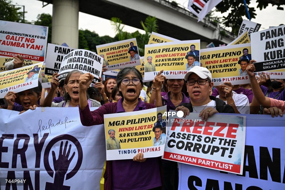 Protesters stage an anti-corruption rally at EDSA Shrine in Quezon City, metro Manila amid the anomalous flood control projects and infrastructure schemes. Protesters stage an anti-corruption rally at EDSA Shrine in Quezon City, metro Manila amid the anomalous flood control projects and infrastructure schemes.