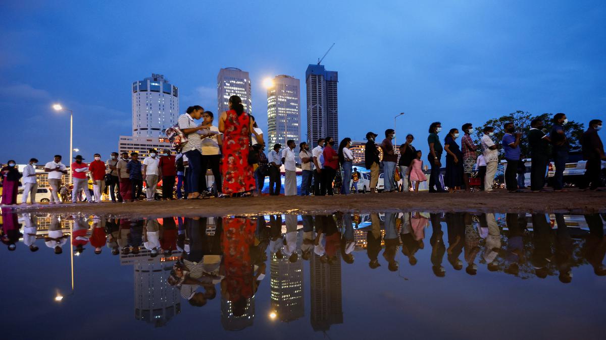 Loyalists turn on Sri Lanka PM as protest pressure grows