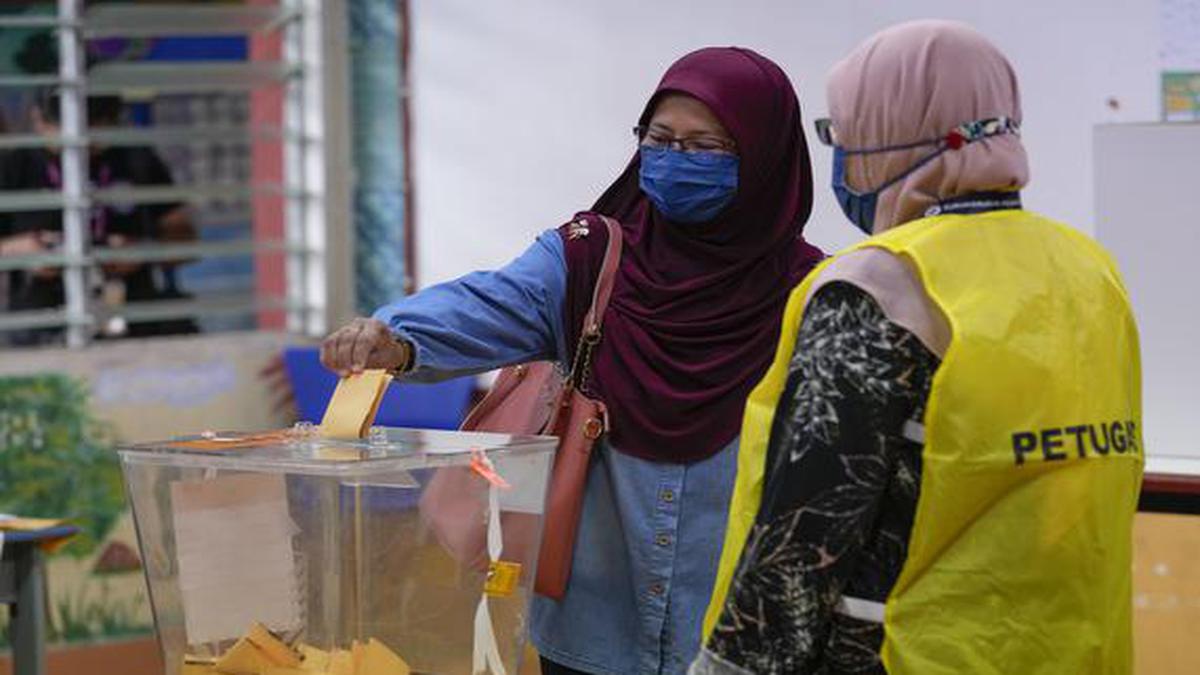 Voters cast ballots in bellwether Malaysian state election