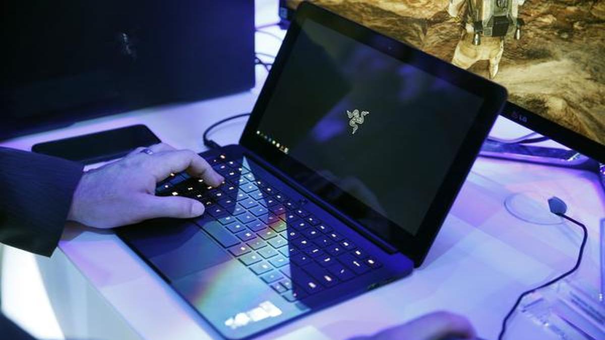 U.S. bans electronics items as carryon luggage on nonstop flights