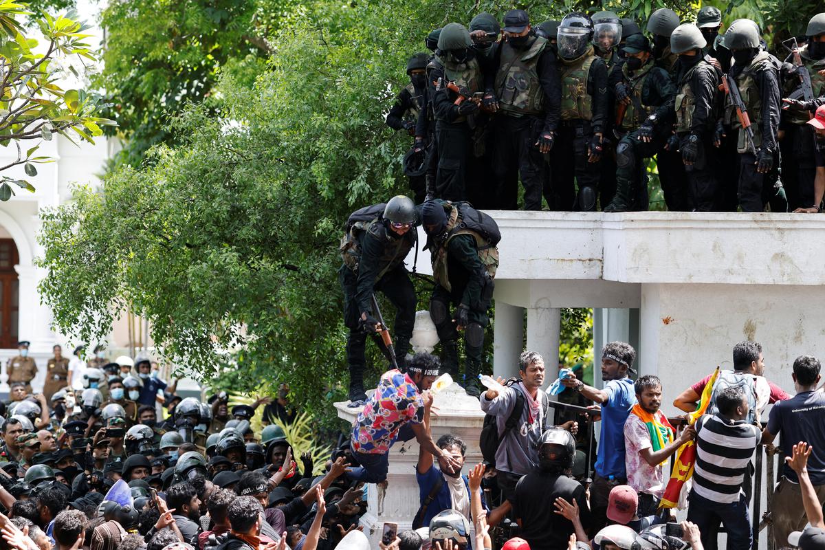 Sri Lanka declares emergency, deploys commandos to quell anti