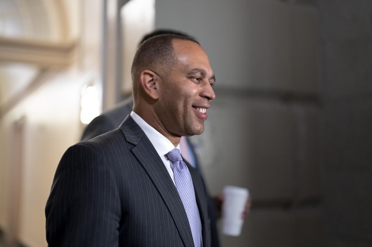 Hakeem Jeffries launches bid to lead U.S. House Democrats