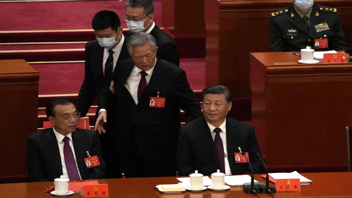 China's new Central Committee excludes Li Keqiang, Wang Yang