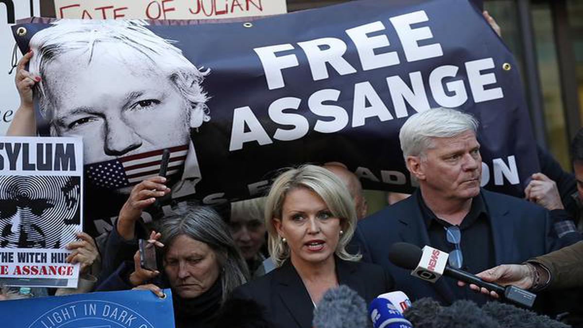 U.S. charges Julian Assange with hacking conspiracy