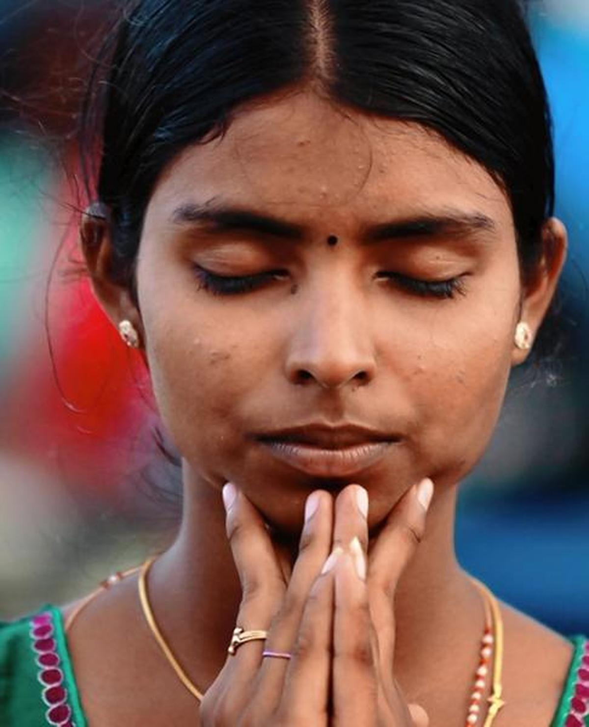Дравиды в индии. Дравиды внешность. Австралоиды в индии. Смуглая индианка. Индусы арии.