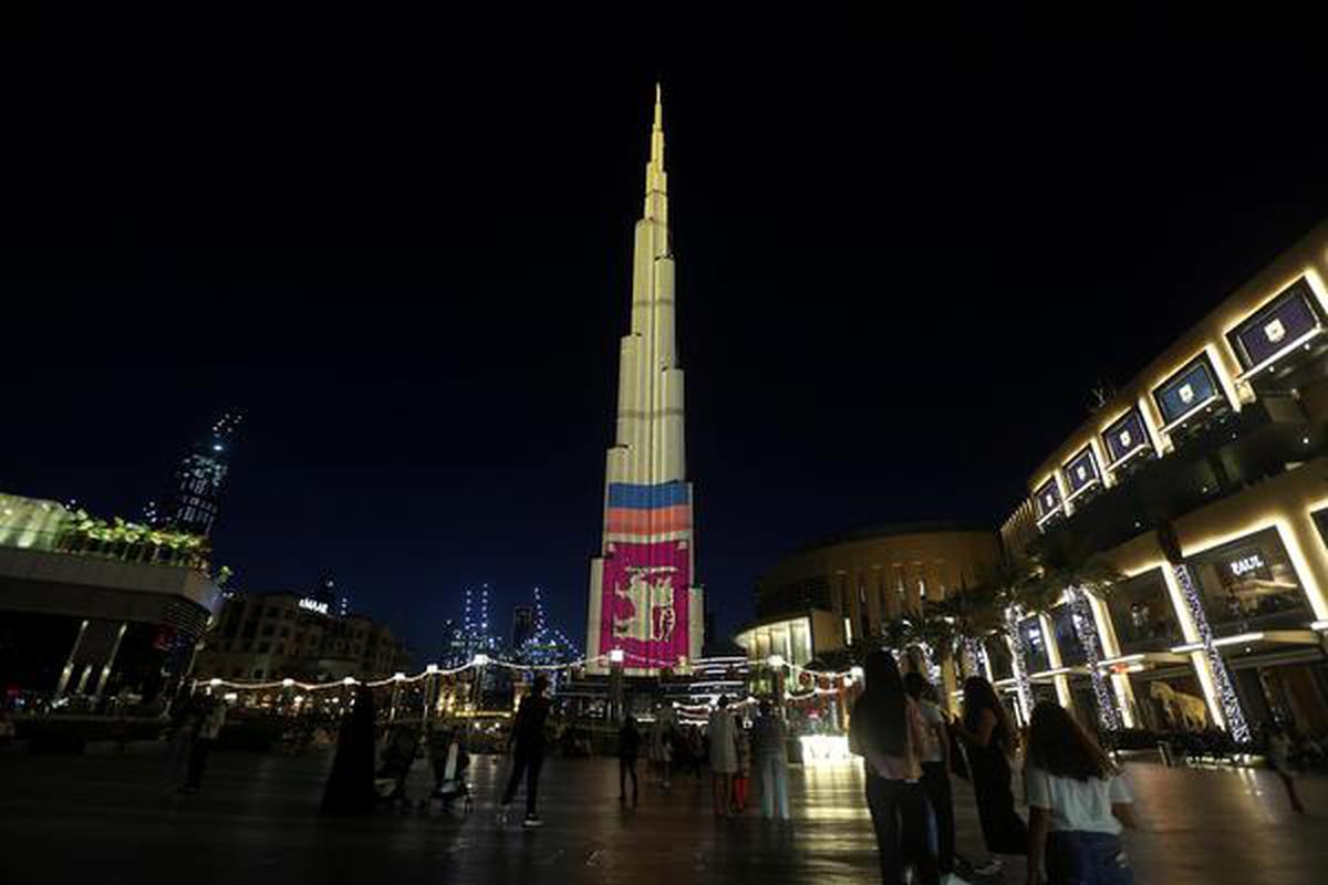 Dubai’s Burj Khalifa lights up with Sri Lanka flag - The Hindu