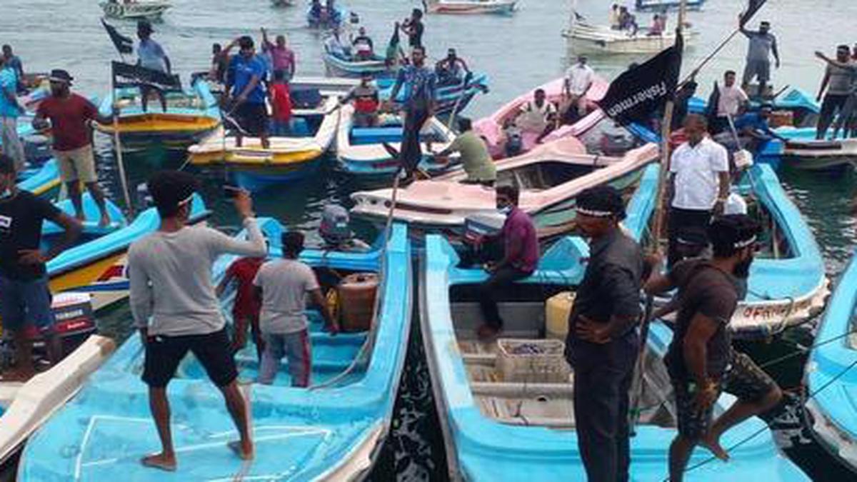 Sea rally in Sri Lanka demands implementation of laws against bottom trawling