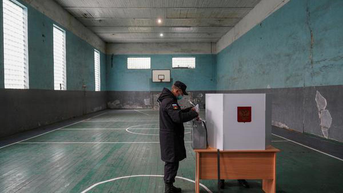 Communists, observers report violations in Russian election