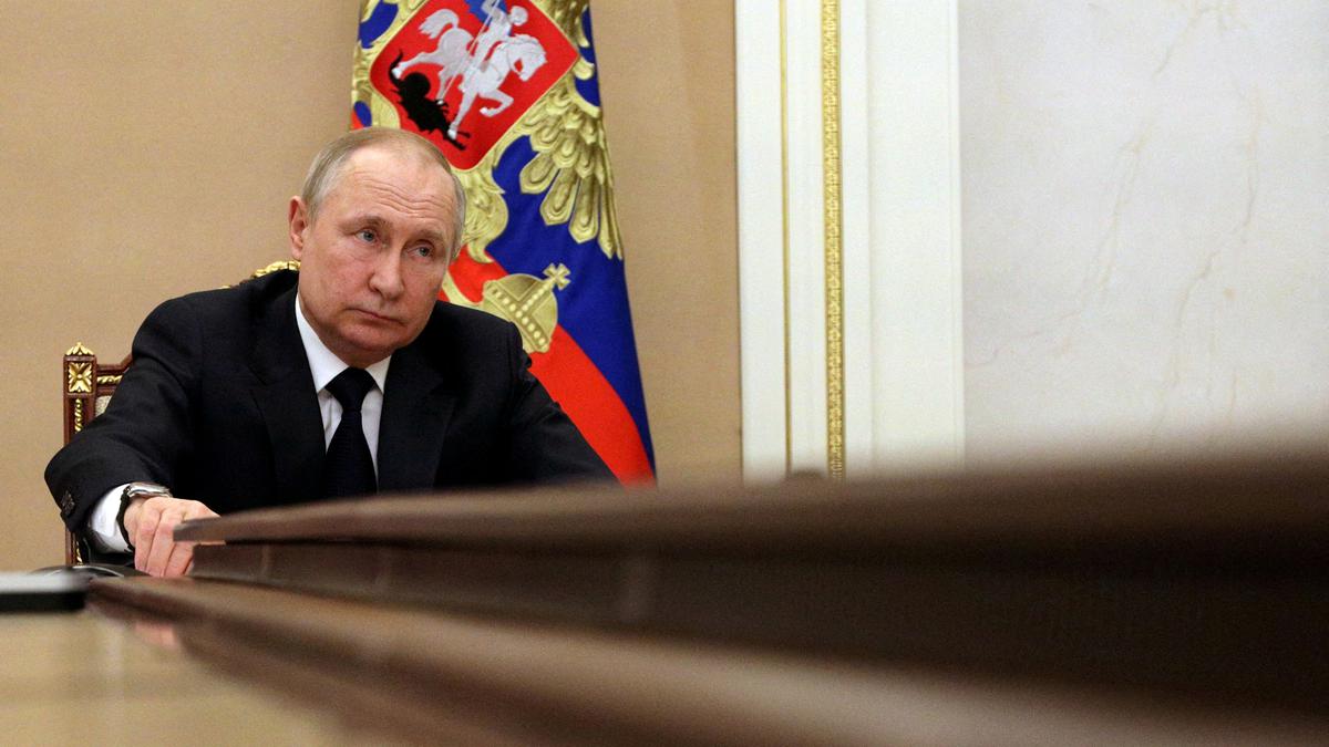 Vladimir Putin accuses Ukraine of stalling talks