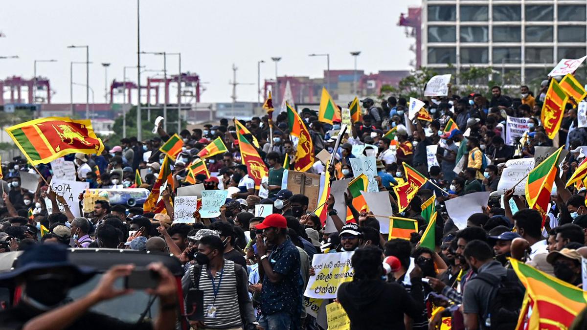 Protesters take over Colombo seafront