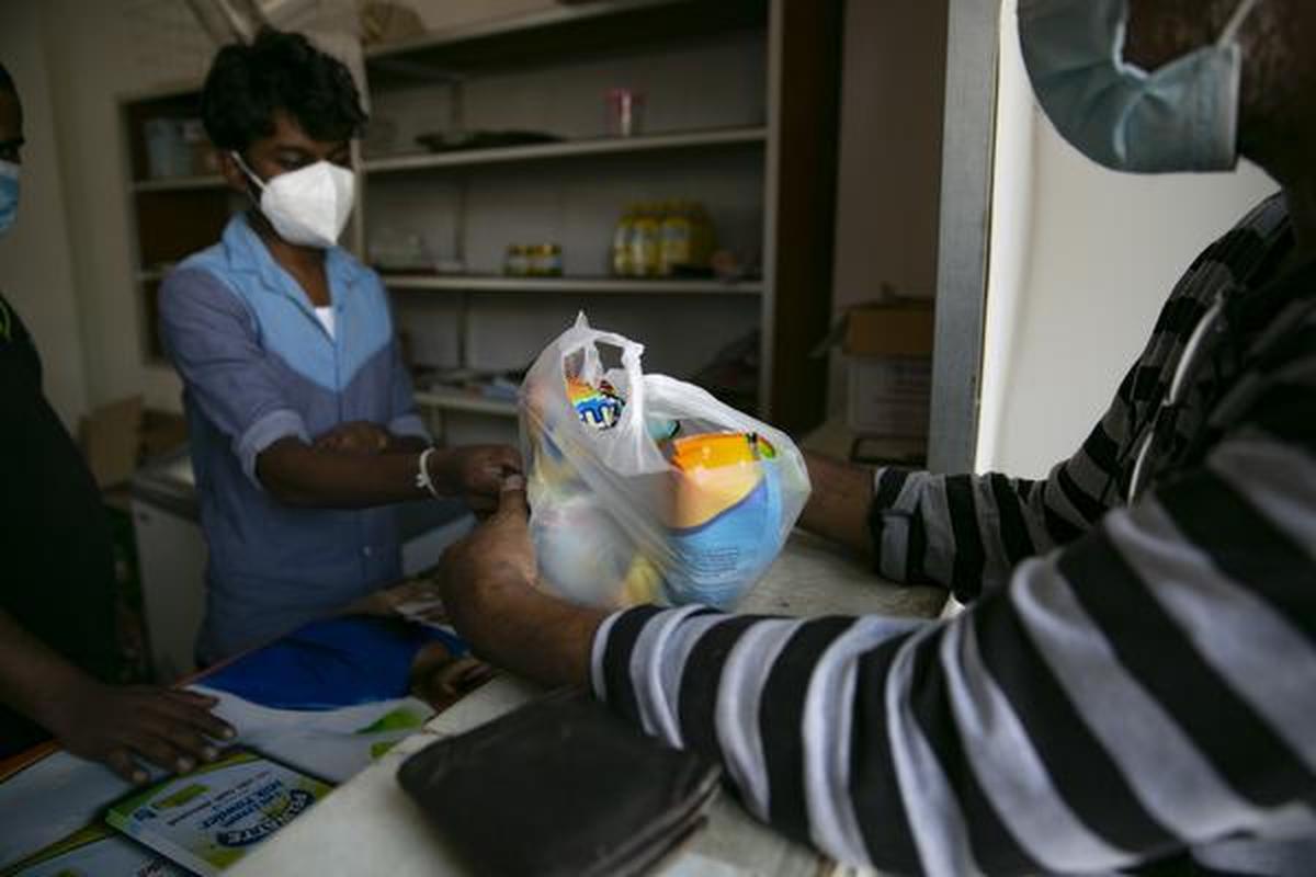 India extends $900 mn aid to Sri Lanka