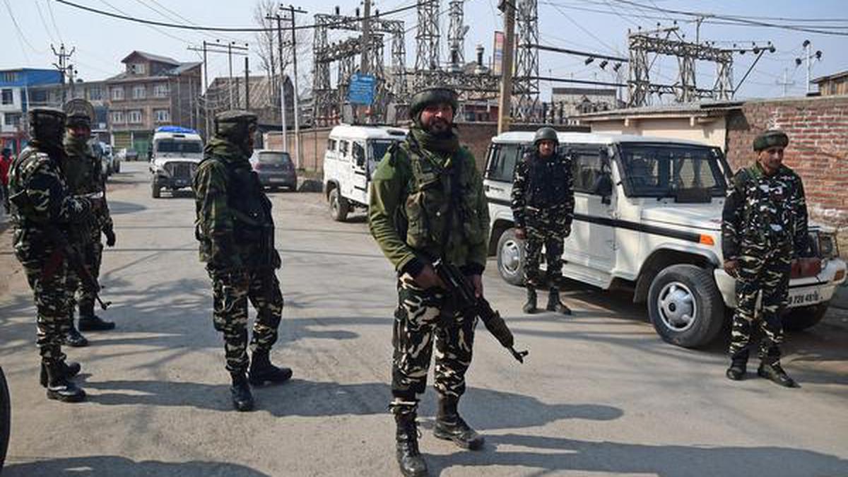 One Cop Injured As Militants Hurl Grenade At Police Station In Srinagar ...