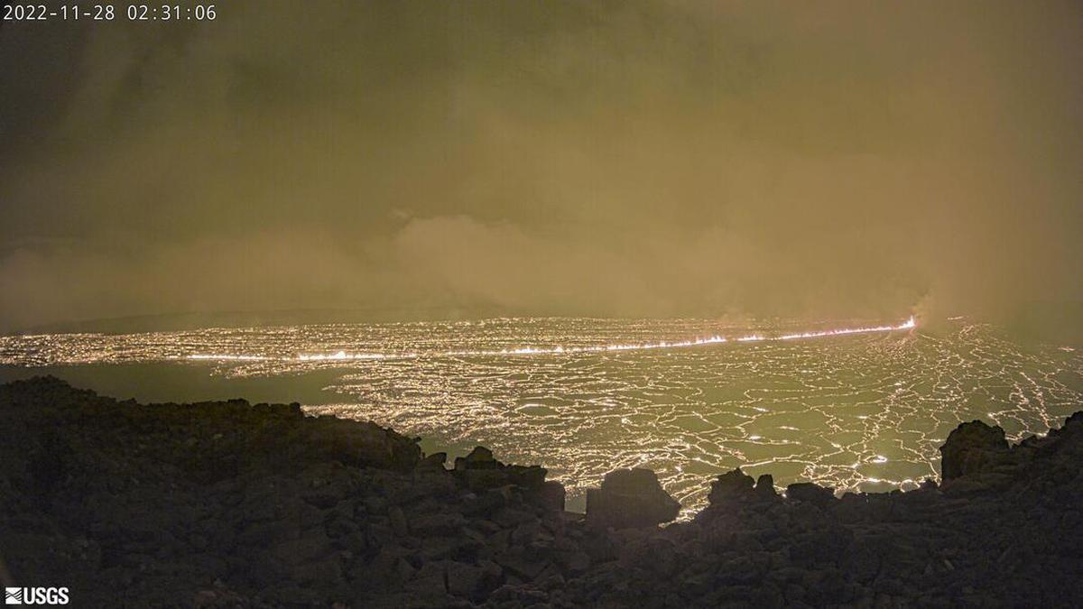 World’s largest volcano, Muana Lao, erupts for the first time in decades