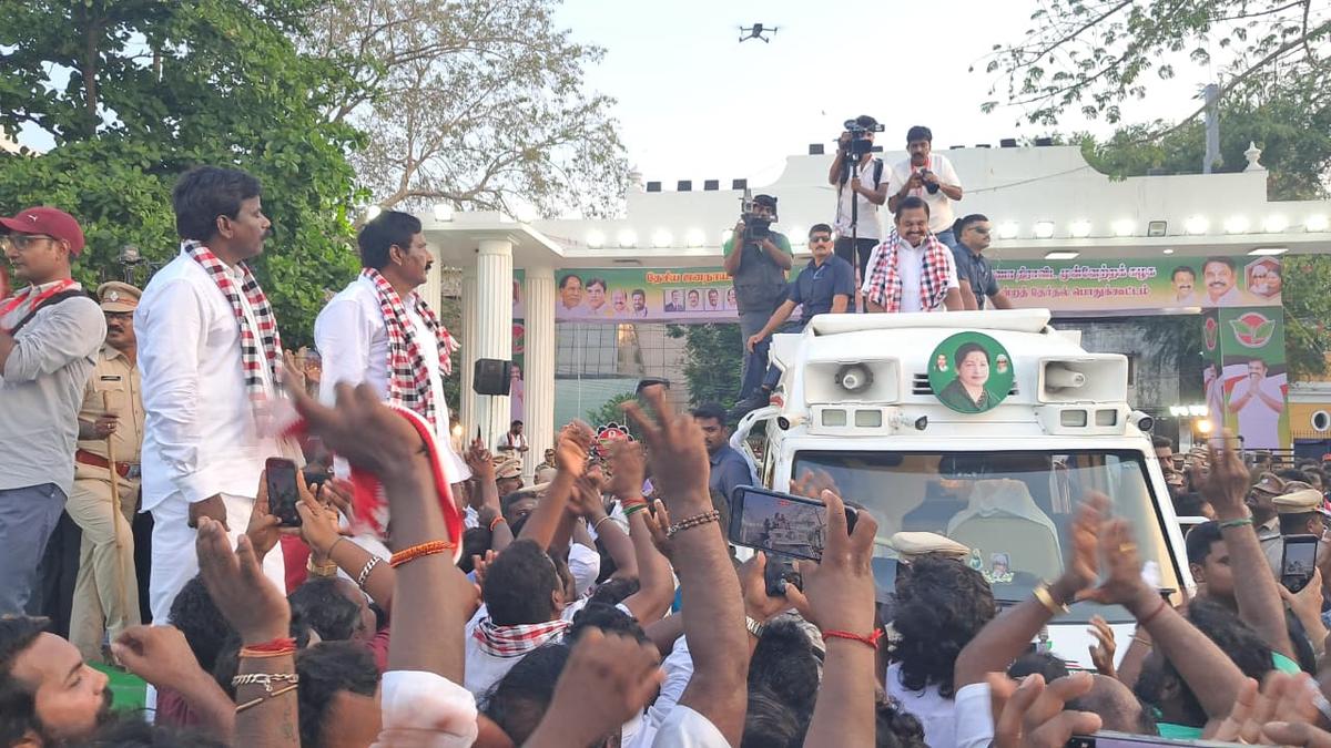 People of Puducherry should be wary of DMK: Edappadi