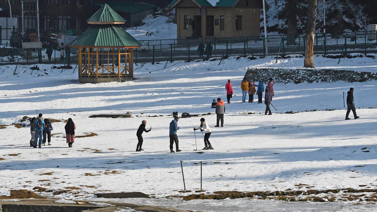 Scant snow at Gulmarg’s famous ski slopes herald an ominous sign of changing weather