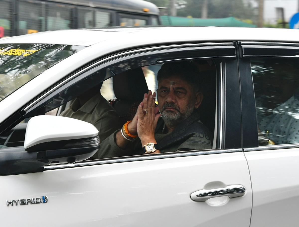 Deputy Chief Minister D.K. Shivakumar arrives at the Chief Minister’s residence for a breakfast meeting in Bengaluru on November 29, 2025. 