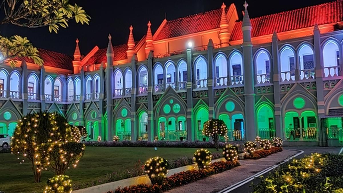 https://th-i.thgim.com/public/news/national/3bh89j/article69857699.ece/alternates/LANDSCAPE_1200/Madhya%20Pradesh%20High%20Court%20jabalpur.jpg