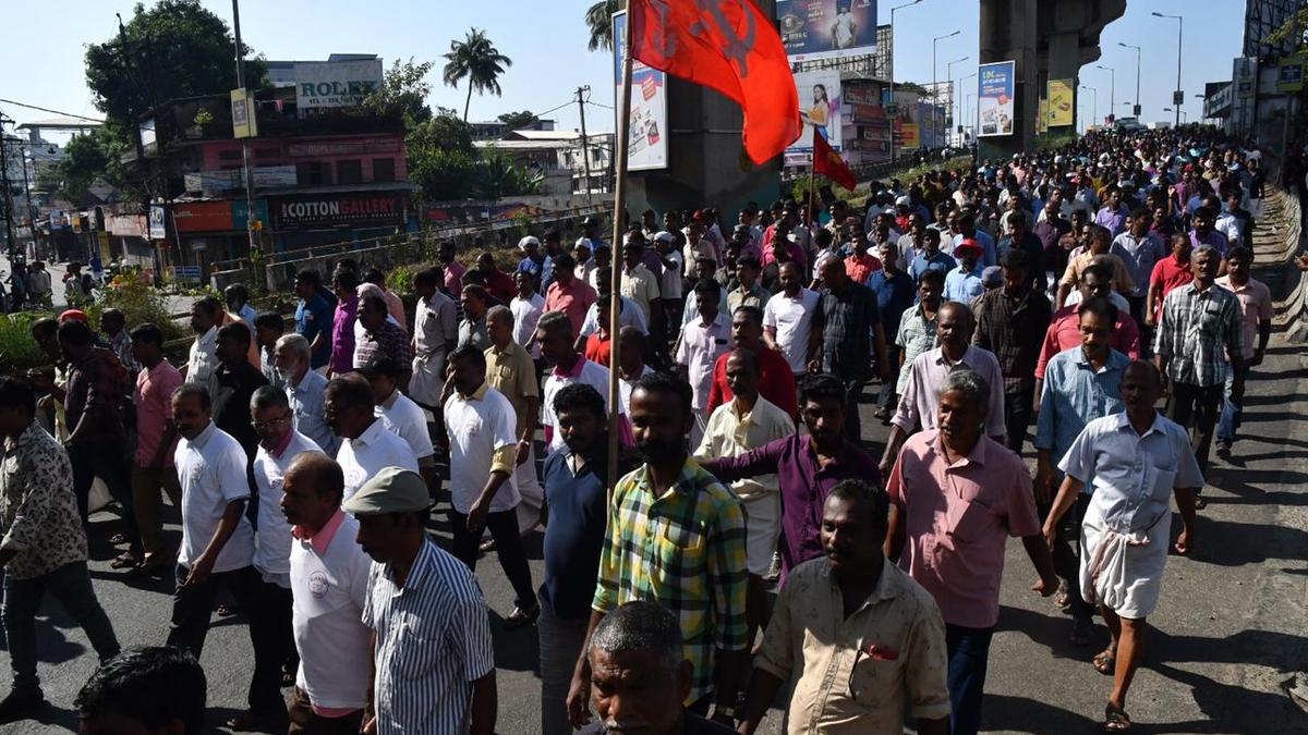 Bharath bandh Strike by trade unions total and peaceful in Ernakulam