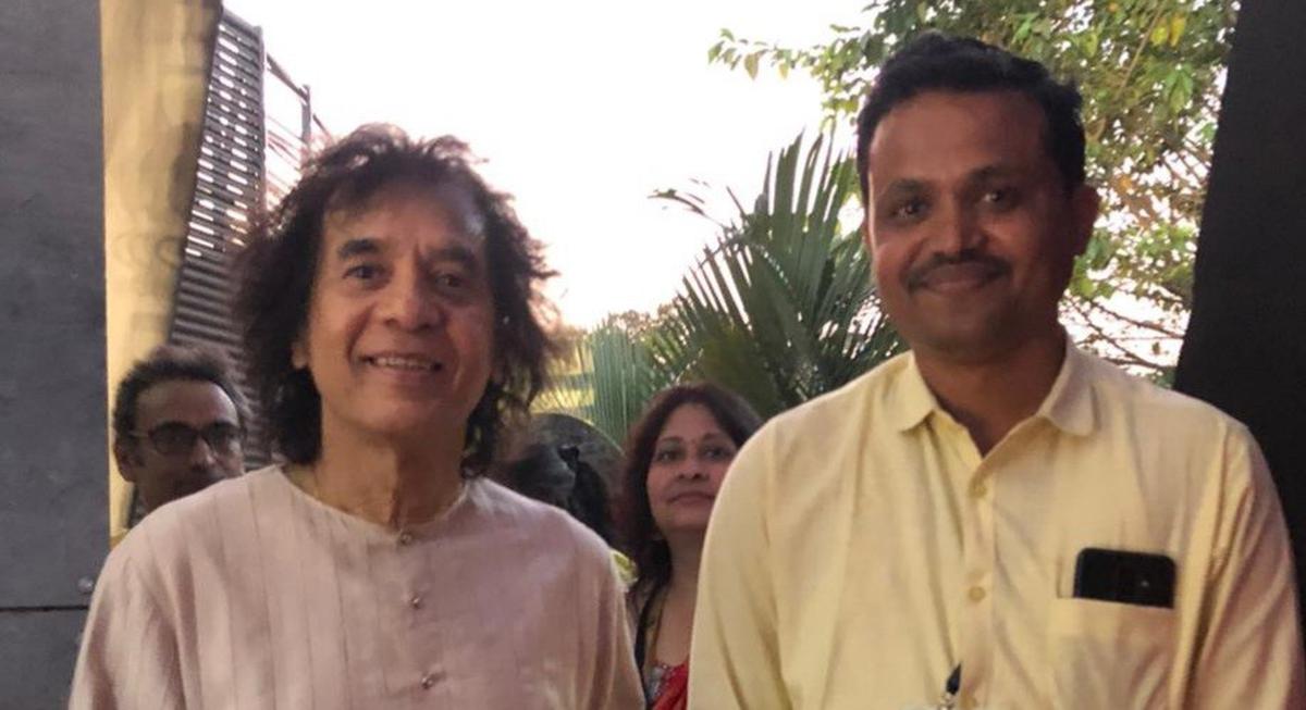  Tanpura artist Altaf Mullah with Tabla maestro Zakir Hussain.