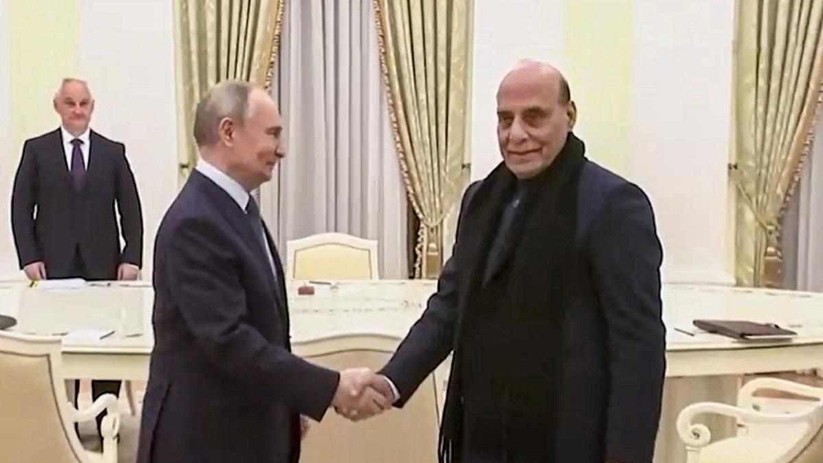 Rajnath Singh Meets Vladimir Putin at Kremlin to Discuss Defense Cooperation