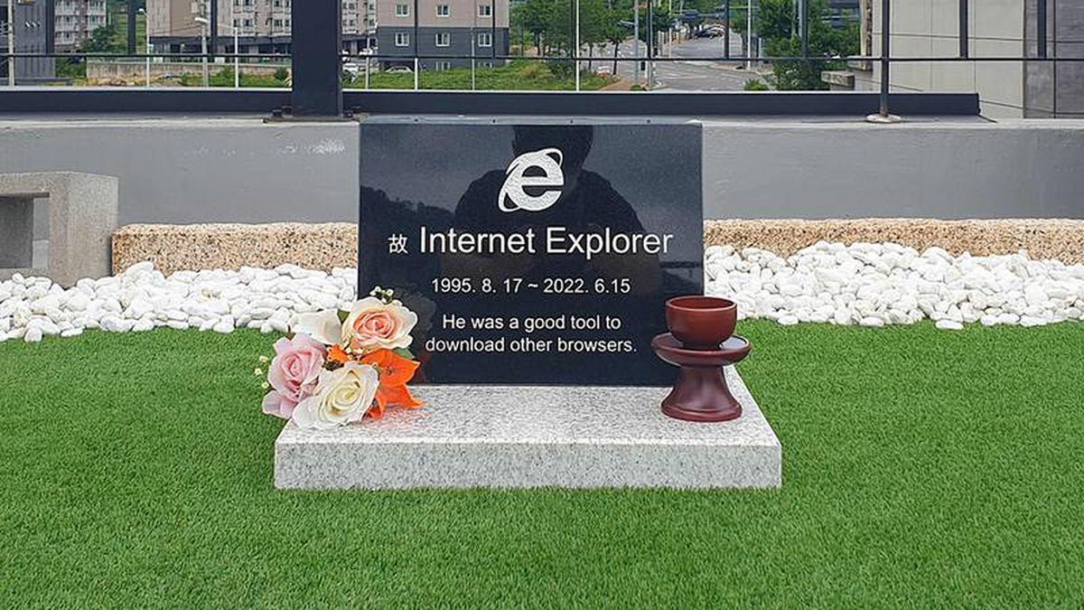 5 tech relics that welcomed Internet Explorer to the void - CNA