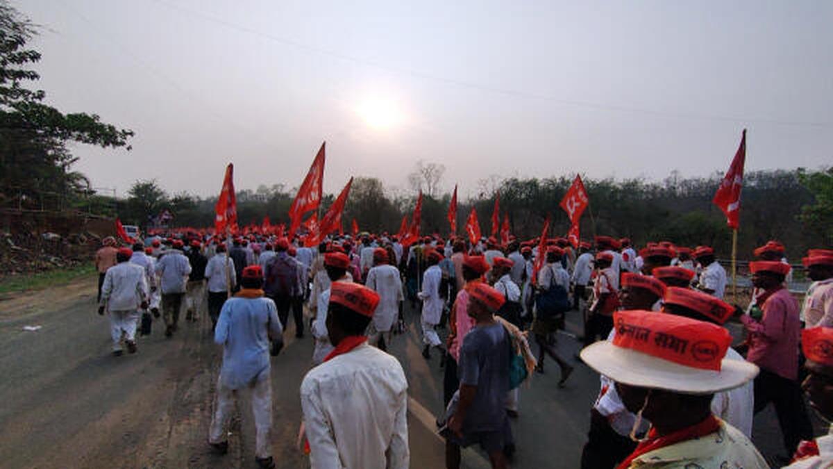 Maharashtra farmers call off long foot march to Mumbai