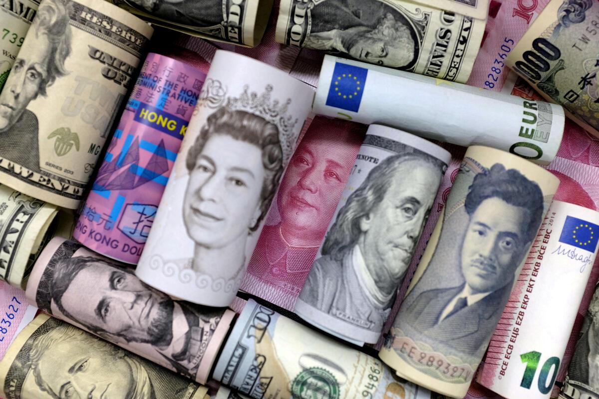 Data | Strengthening dollar shrinks foreign reserves across nations