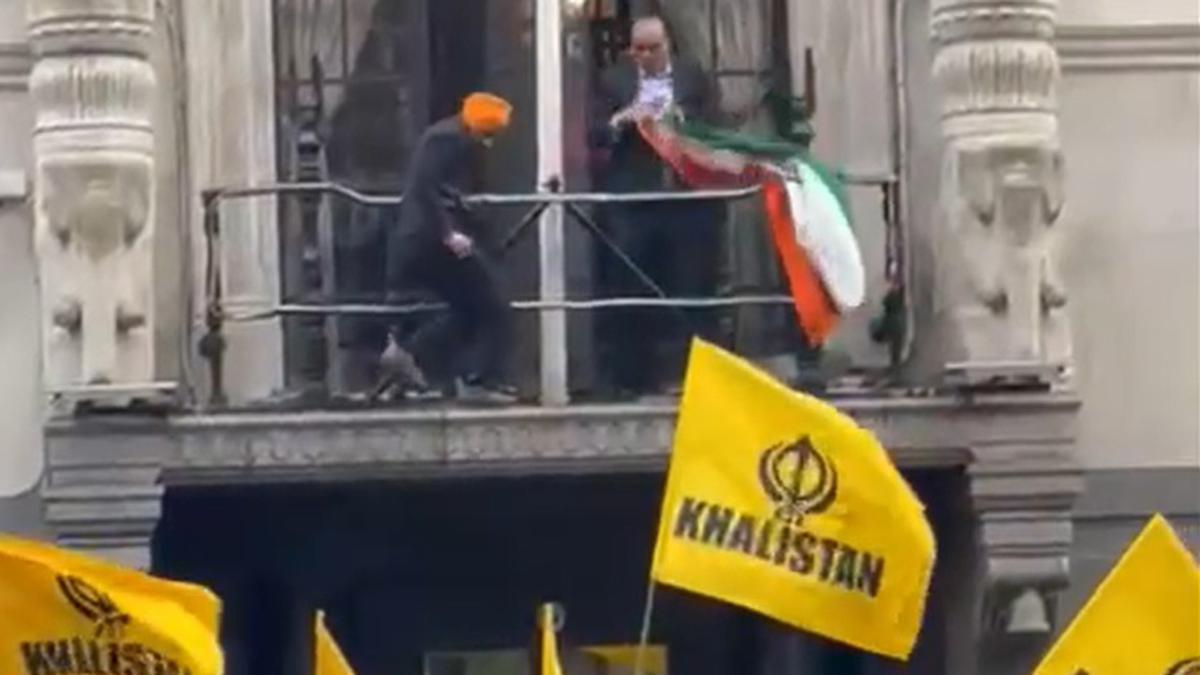 Khalistani protestors take down tricolour, attempt to storm High Commission in London