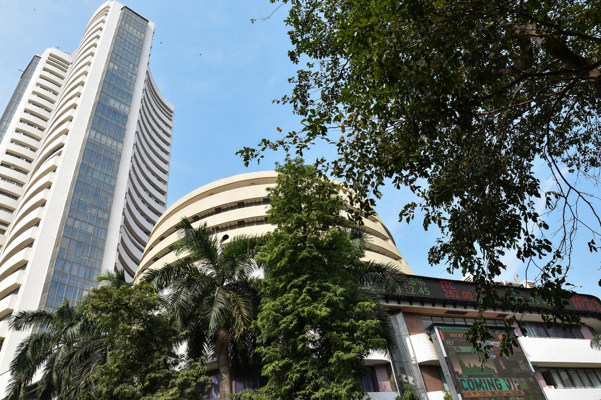 thehindu.com - Pti - Stock markets surge nearly 1% on last trading session of 2025; Nifty jumps 10.50% annually