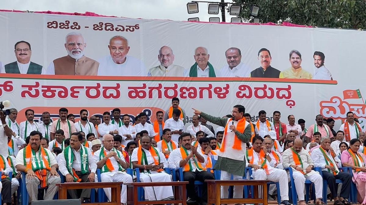 Siddaramaiah should ‘honourably step down during our padayatra’, demand Yediyurappa, Kumaraswamy