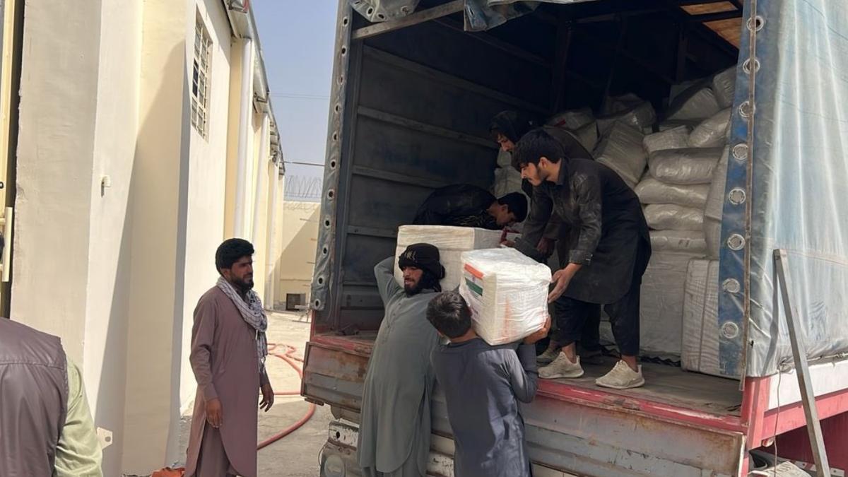 https://th-i.thgim.com/public/news/national/94eyex/article70096346.ece/alternates/LANDSCAPE_1200/Afghanquake.jpg